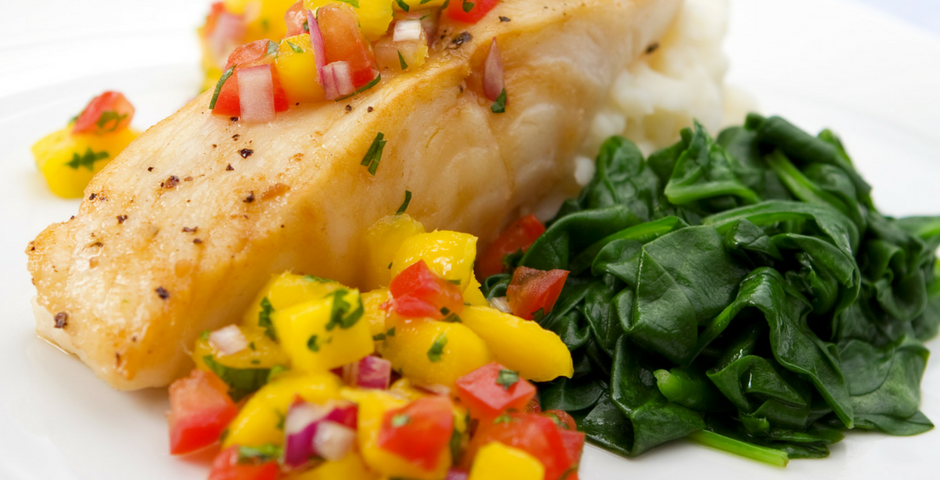 Fish and mango salsa with vegetables