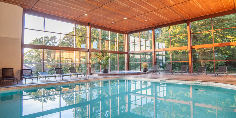 Pool and jacuzzi