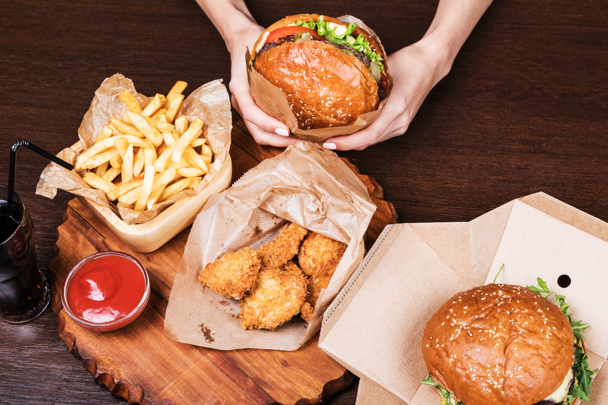 How much does fast food contribute to weight gain and obesity?